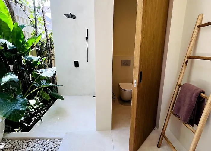 Lou - Tropical Private *