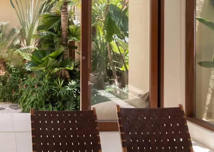 Lou - Tropical Private ウルワツ